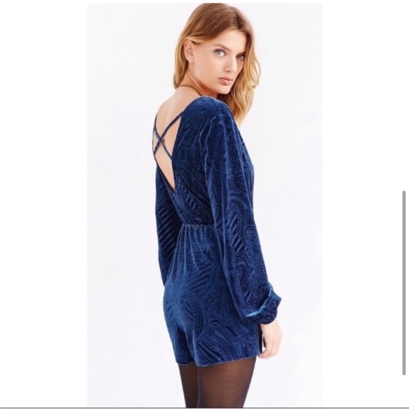 Ècote Velvet Romper Urban Outfitters - Picture 2 of 8